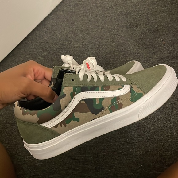 Camo Van Sneakers - Picture 5 of 6